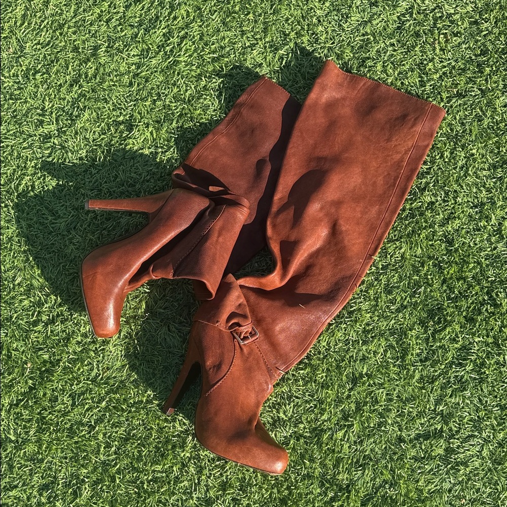 Report Signature Brown Heeled Boots